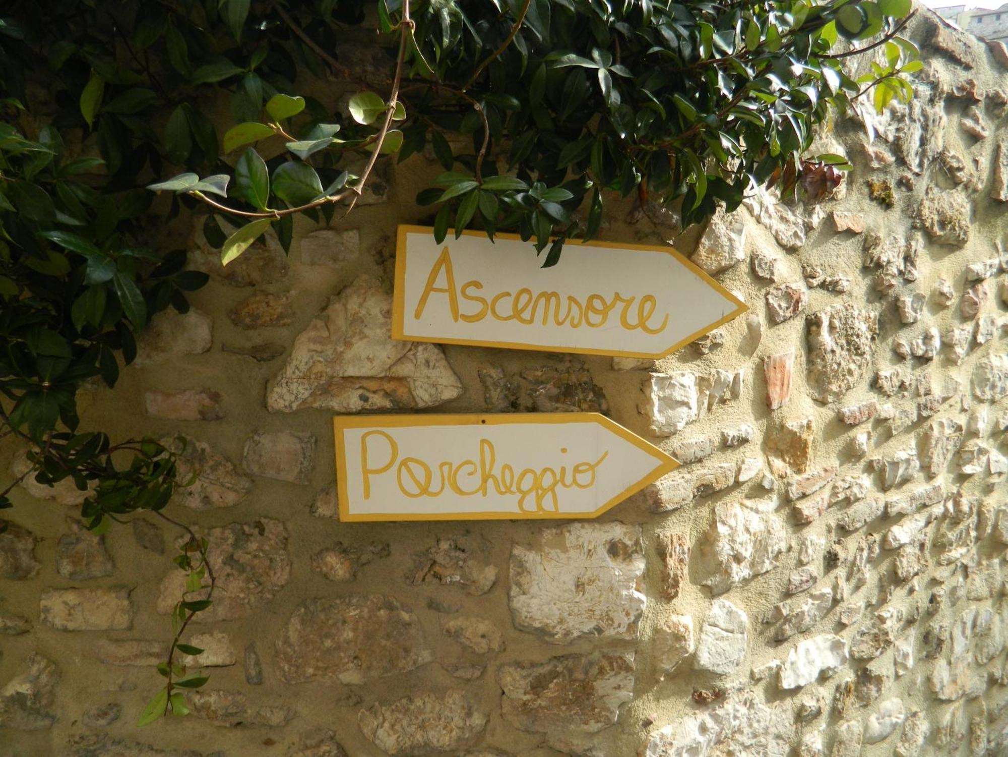 Casa Dell'Oliveto "Parcheggio Gratuito" Apartment Narni Exterior photo